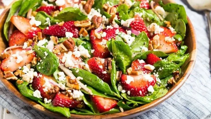 Best Spinach Strawberry Salad with Balsamic Poppyseed Dressing